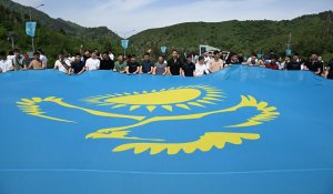 Рәміздер күні: Алматыда мемлекеттік Туды көтеру рәсімі өтті