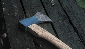 Қызылордада кәуәп пісіруші бастығының саусағын балтамен шауып тастады