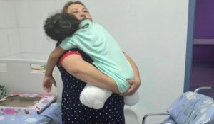 Қос аяғынан айырылған қыз бала ауруханадан шығарылды