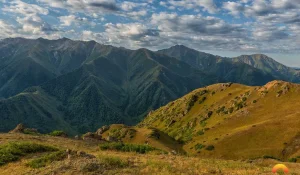 Алматыда ерлі-зайыптылар Қарғалы жотасына шығып түсе алмай қалған