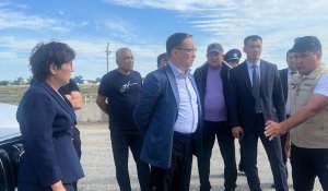 Мәжіліс депутаты Атырау облысында жол қауіпсіздігі мәселесін көтерді