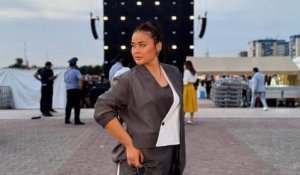 «100 әні бардай»: Мөлдір Мұқанова ән айтамын деп сынға қалды