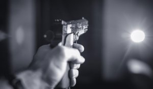 Дефибриллятор дауы: Жамбыл облысында фельдшерге оқ атылды