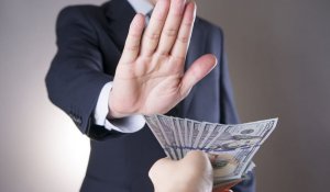 7 500-ден астам адам сотталған: Қазақстанда жемқорлықпен күрес қалай жүргізіліп жатыр