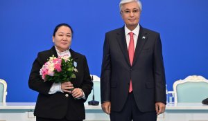 Президент бір топ ұстазға мемлекеттік наградалар табыстады
