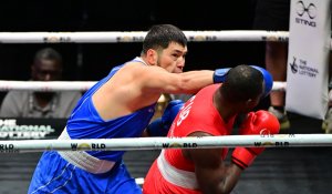 Бокстан әлем чемпионаты: Айбек Оралбай екі дүркін Олимпиада чемпионын жеңіп, финалға өтті