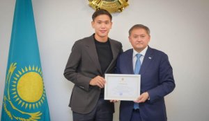 Қақпашы Шерхан Қалмырзаға білім гранты берілді