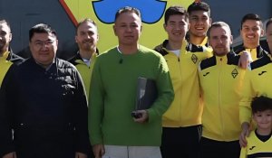Тұрсынғали Алагөзов «Қайрат» футболшыларына автобус сыйлады