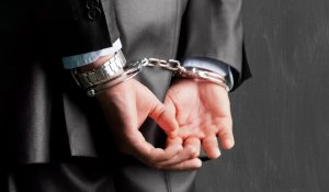 Депутат 2 млрд теңгеден астам қаржы жымқырды деген күдікке ілінді