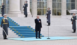 Президент Мемлекеттік ту көтеру рәсіміне қатысты