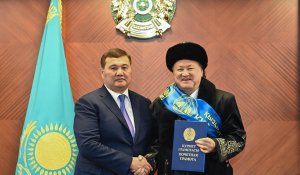 Қызылордада Мұхтар Құл-Мұхаммедке құрмет көрсетілді: облыс әкімі марапат табыстады