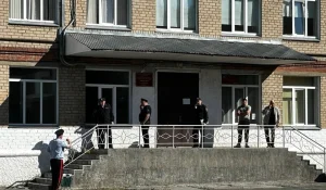 Тағы бір қалада ата-аналарды мектептерге шабуыл жасалады деген қауесет дүрліктірді