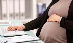 16 жерде"жұмыс істеген": жүздеген әйел босану жәрдемақысын көбейту үшін табысын қолдан өсірген