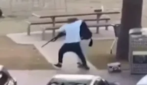 Австралияда әкесі мен ұлы 16 адамды атып өлтірді