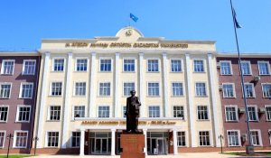 Оңтүстік Қазақстан университетінің бұрынғы басшысы бюджет қаржысын жымқырды деген күдікпен сотқа тартылды