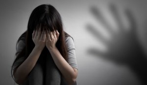 Алматыда жекеменшік мектеп оқушысы өзіне қол жұмсауға әрекет жасады: іс қозғалды