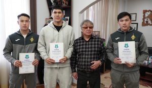 «Қайрат» футболшылары білім грантына ие болды
