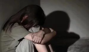 Ақтөбе облысында мектеп оқушысын зорлаған 64 жастағы зейнеткер 21 жылға сотталды