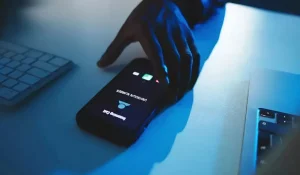 Телефон алаяқтарымен қалжыңдасу неге қауіпті: Сарапшылар маңызды ескерту жасады