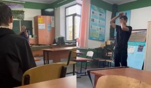 Алматыдағы колледжде оқытушы студенттің басына нысана қойып, оқ атқан