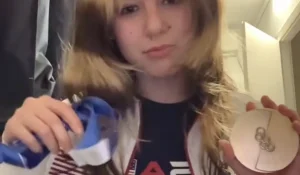 Спортшылар Италиядағы 2026 жылғы Олимпиада медальдерінің сапасына шағымданды