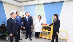 Денсаулық сақтау министрі «Қамқорлық» ерте араласу орталығының жұмысымен танысты