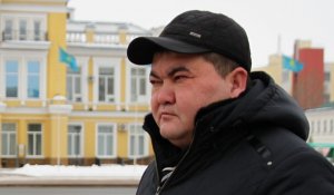 Батыс Қазақстанда шенеуніктерді бопсалаған блогер сотталды