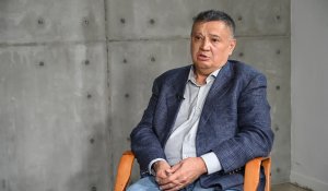 Жаңа Конституцияны сынаған Оразалы Ержанов екі айға қамалды