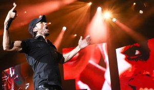 Энрике Иглесиас Қазақстанда екі қалада концерт береді