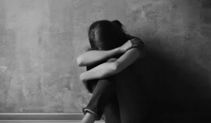 Тараздағы оқушы қыздың соққыға жығылуы: Бала құқықтары жөніндегі уәкіл оқиғаның мән-жайын түсіндірді