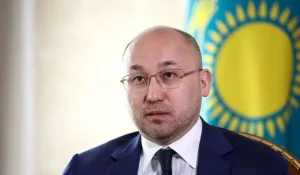 Дәурен Абаев: Жаңа Конституция Қазақстанда орыс тілінің жоғары мәртебесін айқындайды