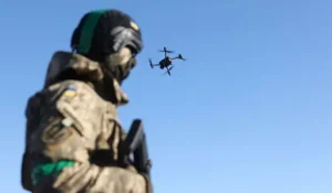 Украина дрондармен күресу үшін 200-ден астам әскери сарапшысын Таяу Шығысқа аттандырды