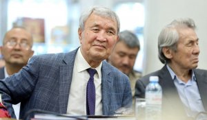 Туған ұлтыңнан бірдеме дәметуің ұят: жазушы Жұмаш Кенебай ұлтқа деген сүйіспеншілік жайлы сөз сөйледі