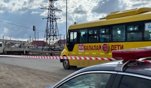 Батыс Қазақстанда қоғамдық көлік мектеп автобусымен соқтығысты