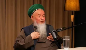 «Әйелімді шәкіртіме бердім»: Бас мүфти кеңесшісі даулы сұхбаттан кейін түсініктеме берді