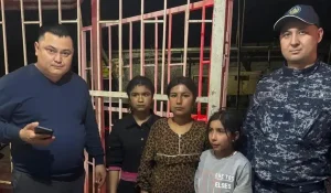 Тас лақтырып, адамдардың мүлкіне жармасқан: Алматыны дүрліктірген қайыршы қыздар елден қуылмақ