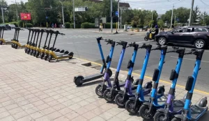 Алматыда самокаттардың тең жартысы айып тұрағына қойылды