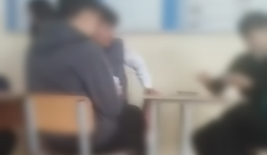 Түркістан облысында оқушылар сабақ үстінде карта ойнағаны үшін мектеп директоры жұмыстан босатылды