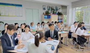 Қазақстан мектептерінде диктант пен шығарма жазу қайта енгізіледі