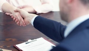 Еңбек министрлігі жұмыссыз жүргендерді жұмысқа тұрғызуға көмектеспек