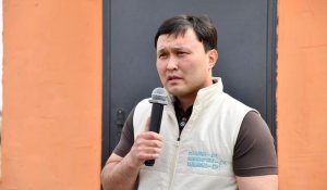 Атыраулық депутат төрт отбасына баспана сыйлады