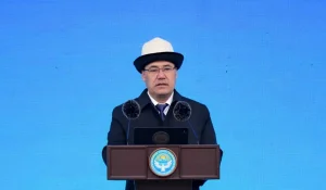 «Қырғыз елі де бір асқар тауынан айырылды»: Садыр Жапаров Мұхтар Шахановтың қазасына байланысты көңіл айтты