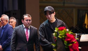 Димаш Құдайберген Мұхтар Шахановпен қоштасуға келді: тағы кімдер бар?