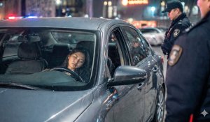 «Пышақтап кеткен»: Қарағандыда көліктің ішінен бір әйелдің мәйіті табылды