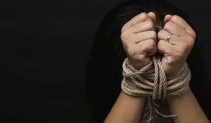 Еңбек құлдығы мен сатылған нәресте: Елімізде адам саудасы өршіп тұр