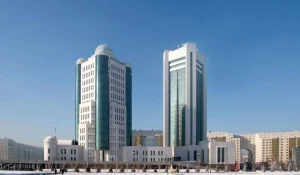 Парламент Құрылтай және оның депутаттарының мәртебесі туралы заңды қарауға кірісті