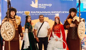 Қонақжайлықтың жарқын көрінісі: Алматы әуежайында Бірлік күніне арналған акция өтті