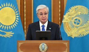 Тоқаев қазақстандықтарды Отан қорғаушылар күнімен құттықтады