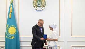 Бейбіт Исабаев қаза болған құтқарушының туыстарына мемлекеттік награда табыстады
