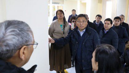 Алматы әкімі Әуезов ауданындағы №127 мектептегі ақауларды күрделі жөндеуден кейін жоюды тапсырды